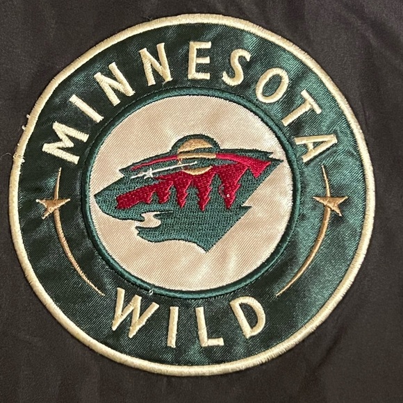 SOLD - Minnesota MN Wild NHL Hockey Wind Break Pullover Shirt Medium - Picture 2 of 4